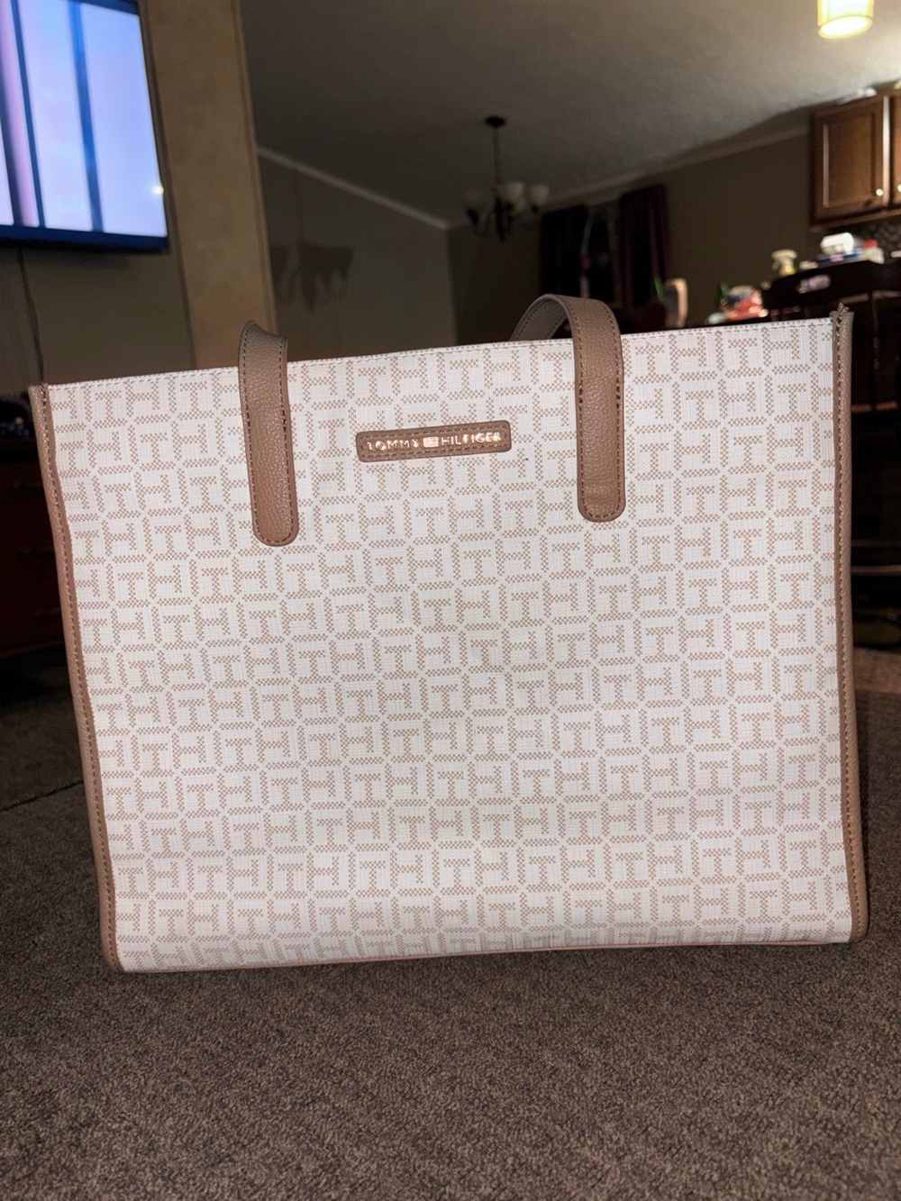Tommy Hilfiger White and Tan Logo-Print Tote